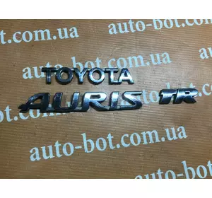 напис шильдик Toyota Auris