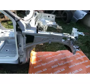 Чверть передня права Mitsubishi L200 2024- Чверть передня права Mitsubishi L200 2024-
