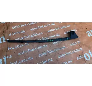 Направляюча скла дверей задня ліва SsangYong Rexton Направляюча скла дверей задня ліва SsangYong Rexton