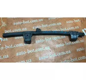 Напрямна скла дверей передніх лівих Mitsubishi L200 2015- Напрямна скла дверей передніх лівих Mitsubishi L200 2015-