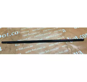 Молдинг під скло дверей передній правий Kia Cerato Молдинг під скло дверей передній правий Kia Cerato