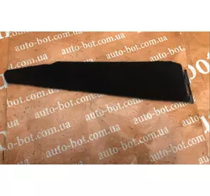 Накладка під сидіння передня права Audi Q7 Накладка під сидіння передня права Audi Q7