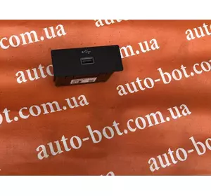 Адаптер USB Mitsubishi L200 2024- Адаптер USB Mitsubishi L200 2024-