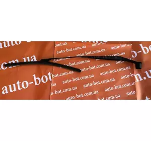 Важіль склоочисника правий Mitsubishi L200 2024- Важіль склоочисника правий Mitsubishi L200 2024-