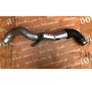 Патрубок інтеркулера Dodge Journey 04891817AA Патрубок інтеркулера Dodge Journey 04891817AA