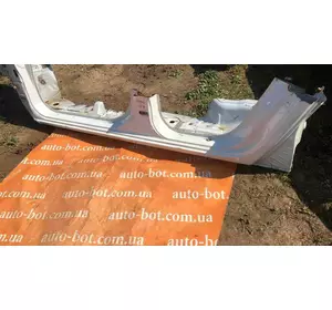 Поріг кузова лівий Mitsubishi L200 2015- Поріг кузова лівий Mitsubishi L200 2015-