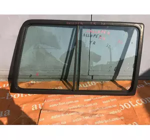 Скло глухе заднє праве Hyundai galloper Скло глухе заднє праве Hyundai galloper