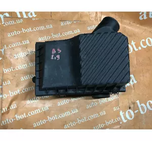 Корпус воздушного фильтра Volkswagen Passat B3 Корпус воздушного фильтра Volkswagen Passat B3