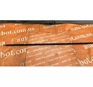 Молдинг стекла двери наружный передний правый Toyota Carina E Молдинг стекла двери наружный передний правый Toyota Carina E