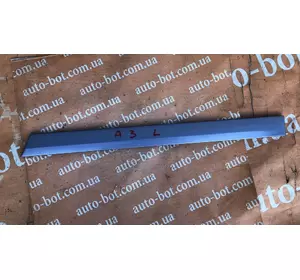 Молдинг крыла заднего левого Audi A3 8P 8P385399B Молдинг крыла заднего левого Audi A3 8P 8P385399B