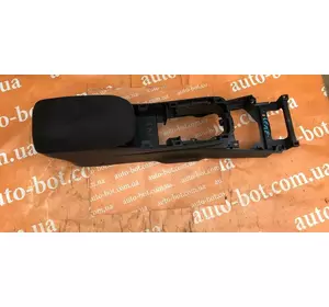 Подлокотник Nissan Leaf Подлокотник Nissan Leaf