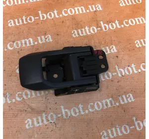 Ручка двери внутренняя правая Mitsubishi L200 2024- Ручка двери внутренняя правая Mitsubishi L200 2024-