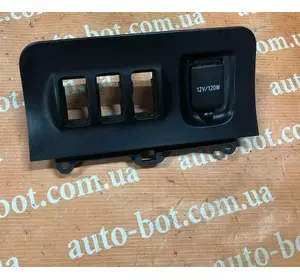 Накладка центральной консоли Toyota Land Cruiser Prado 120 Накладка центральной консоли Toyota Land Cruiser Prado 120