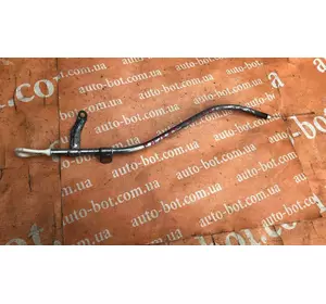 Щуп уровня масла в двигателе Mitsubishi Pajero IV Щуп уровня масла в двигателе Mitsubishi Pajero IV