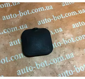 Крышка лючка заднего бачка омывателя Hyundai galloper Крышка лючка заднего бачка омывателя Hyundai galloper