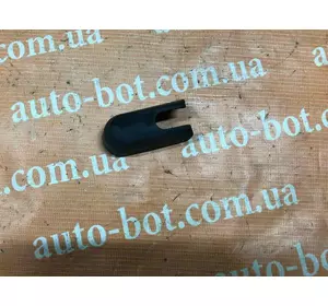 Заглушка поводка заднего стеклоочистителя Toyota Land Cruiser Prado 120 Заглушка поводка заднего стеклоочистителя Toyota Land Cruiser Prado 120
