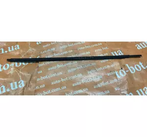 Молдинг передней левой двери Toyota Land Cruiser Prado 120 Молдинг передней левой двери Toyota Land Cruiser Prado 120