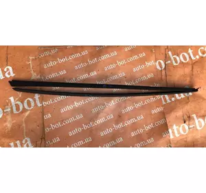 Молдинг лобового стекла правый Audi A3 8P Молдинг лобового стекла правый Audi A3 8P